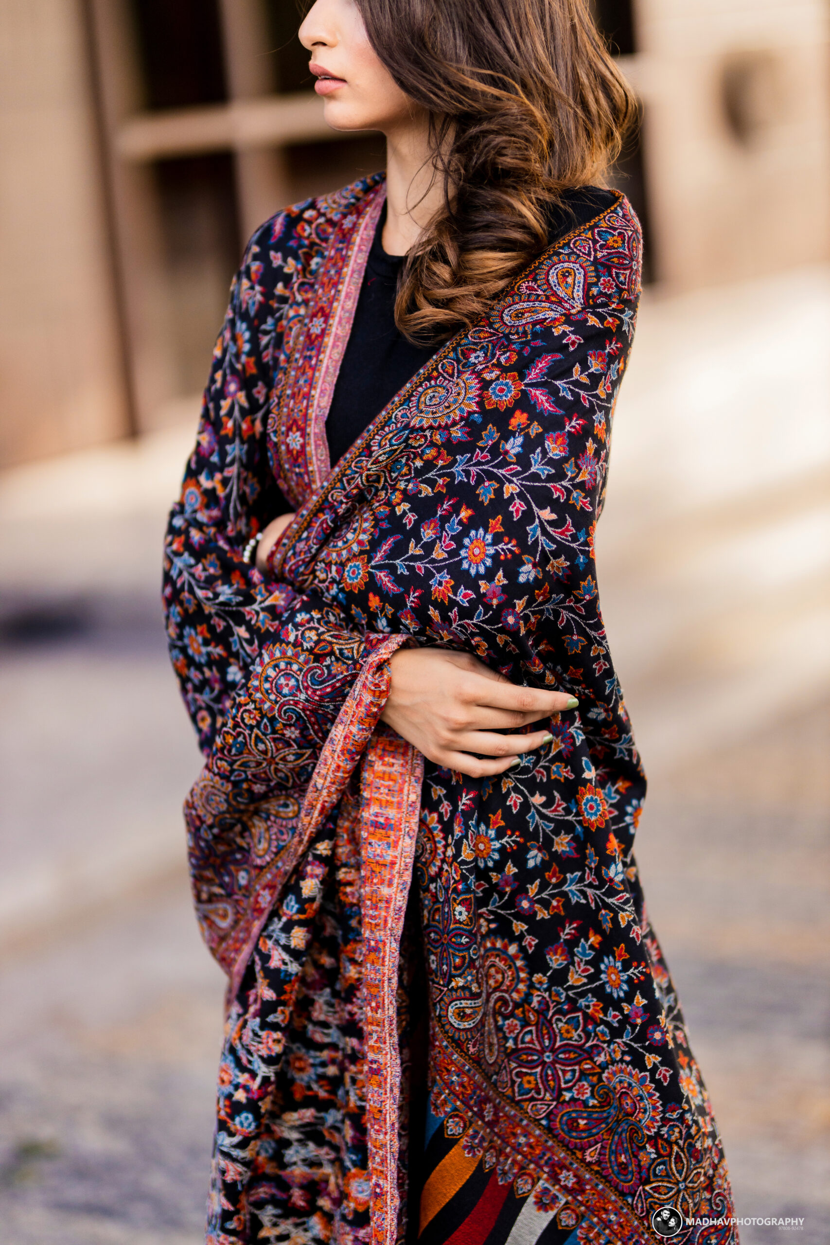 Women’s Kani Wool Shawl Black - Image 2