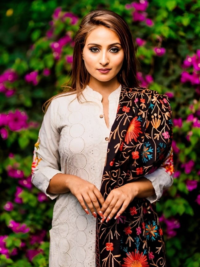 WOMEN'S AARI EMBROIDERED WOOL STOLE